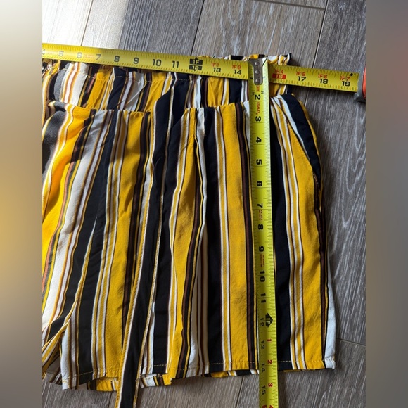 Super cute Striped Women's Shorts size 2X - Picture 5 of 7